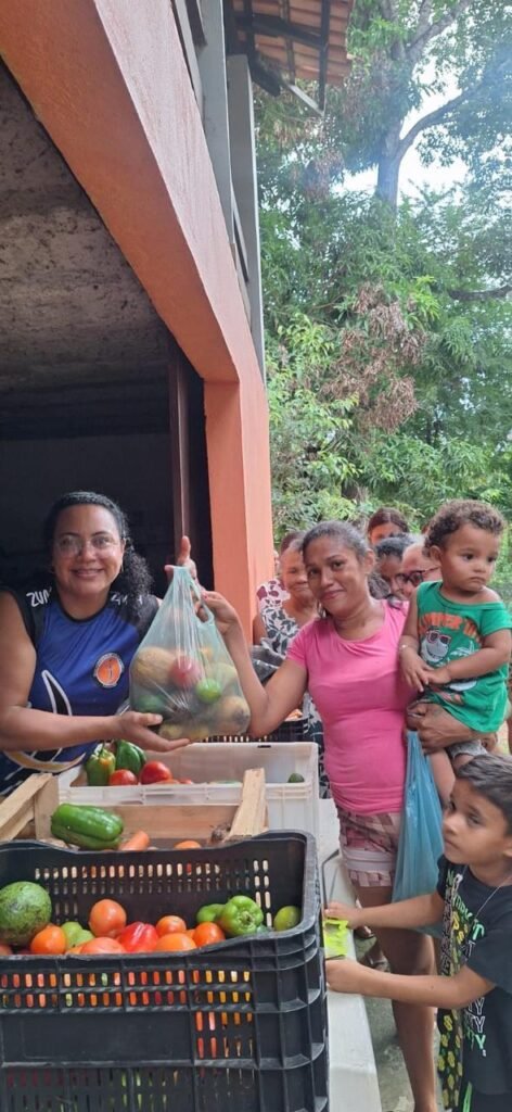 Distribuição de alimentos recebidos pelo programa Mesa Brasil Sesc/PA