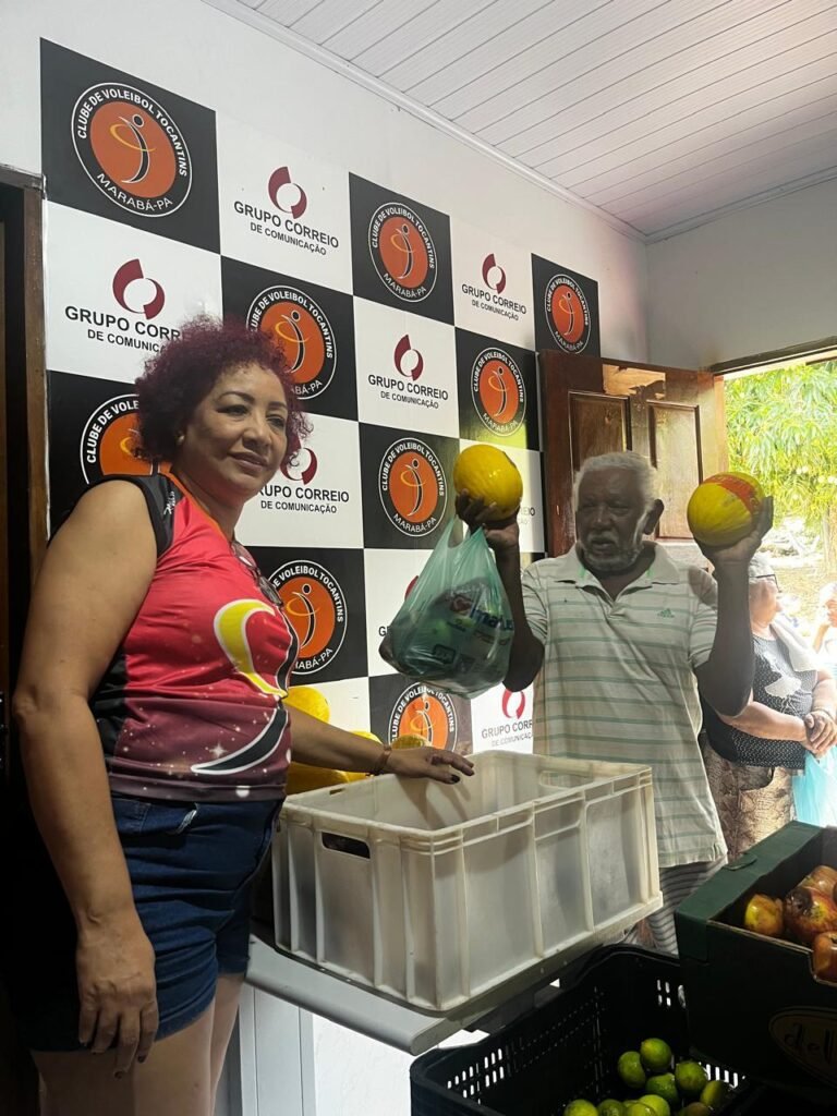 Distribuição de alimentos fornecidos pelo Mesa Brasil Sesc/PA