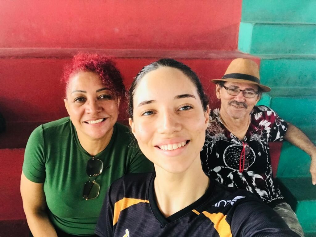 Luiza, Hannah e Xavier