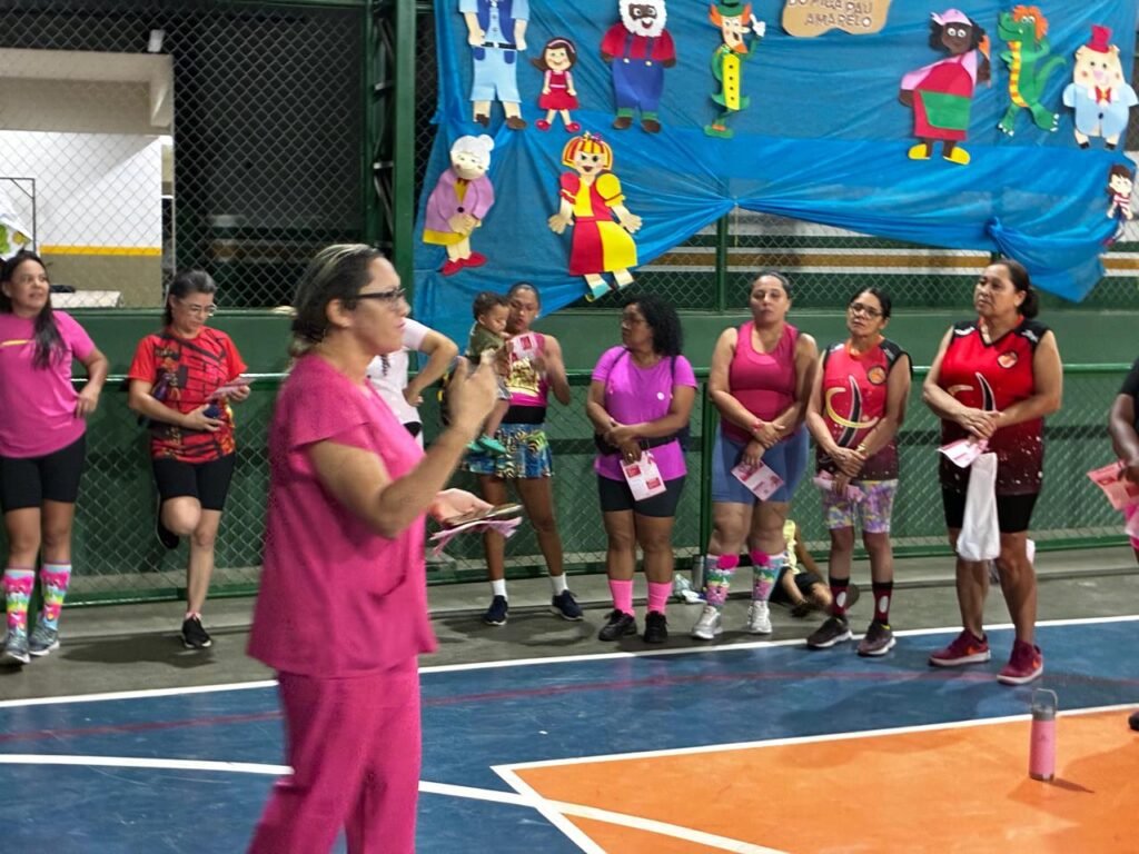 Palestra com a enfermeira Edilene/outubro Rosa